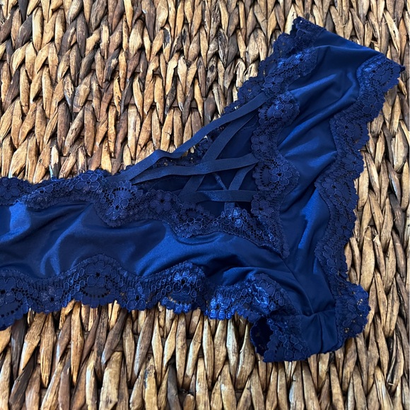 VICTORIA’S SECRET Very Sexy Collection Panty Bundle - Size Small & Medium - Picture 6 of 8